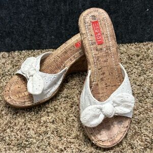 Cute Esprit white eyelet wedge sandals size 8.5 Excellent condition